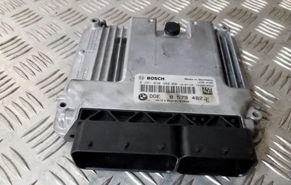 BMW 1 F20 F21 Engine control unit/module 0281030980 8579482