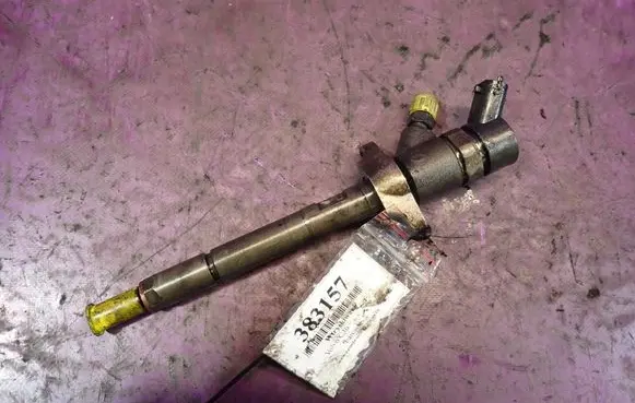 Volvo C30 Fuel injector 