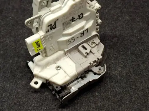 Audi Q7 4M Front door lock 8J2837015E