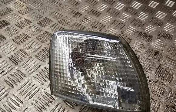 Volkswagen PASSAT B5 Front indicator light 18-5103B