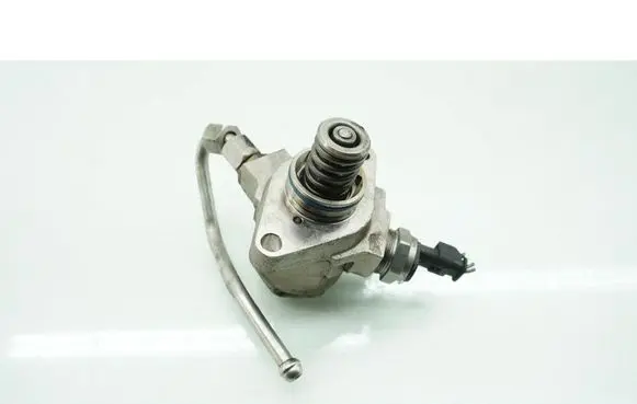 Seat Leon (5F) Fuel injection high pressure pump 04E127026AA