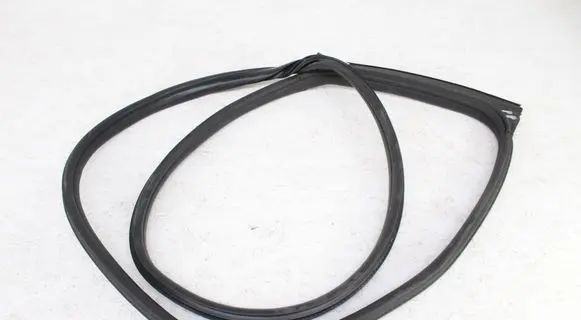 Mini One - Cooper F56 F55 Front door rubber seal 7300030