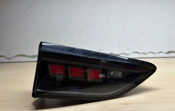 Volkswagen Golf VIII Tailgate rear/tail lights 5H0945307E