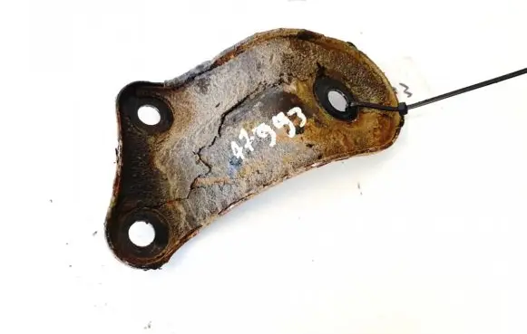 Toyota Avensis T250 Engine mounting bracket