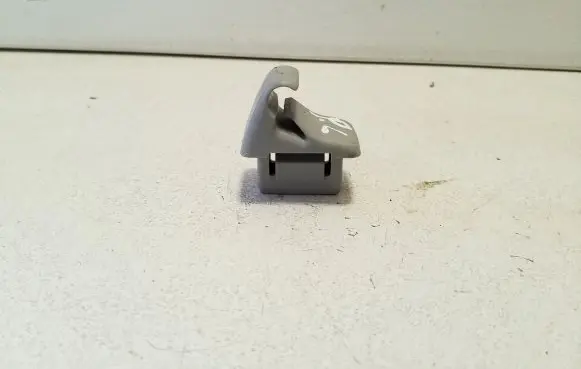 Mitsubishi Outlander Sun visor clip/hook/bracket 