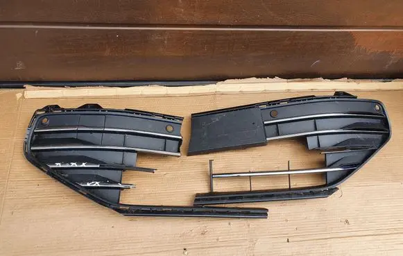 Volkswagen PASSAT B9 Front bumper lower grill 3J0853677L 3J0853677K