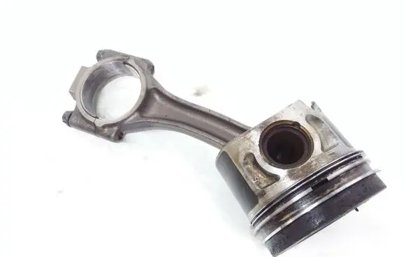 Volkswagen Touran I Piston with connecting rod