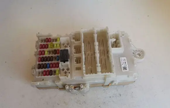 Honda HR-V Fuse module 747048360W 737012820W