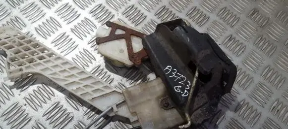 Hyundai Elantra Rear door lock