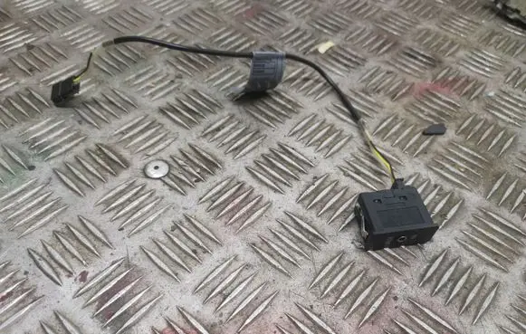 BMW 3 E90 E91 AUX in-socket connector 6930561