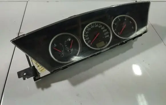 Nissan Primera Speedometer (instrument cluster) BV010