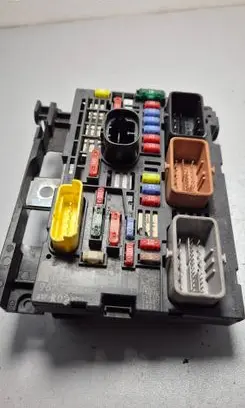 Citroen C5 Fuse module 9675877980
