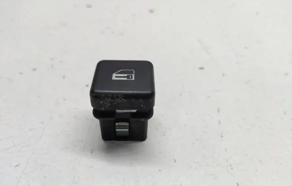 BMW 5 E39 Central locking switch button 8360828