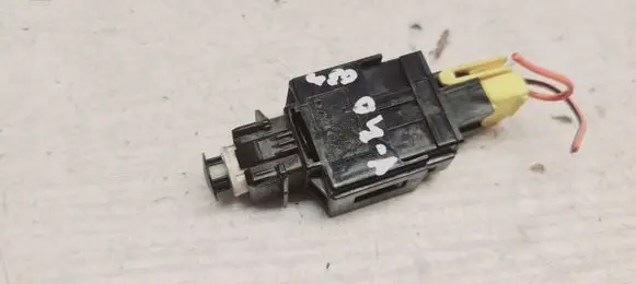 Volvo S40, V40 Brake pedal sensor switch 9128577 02W48K