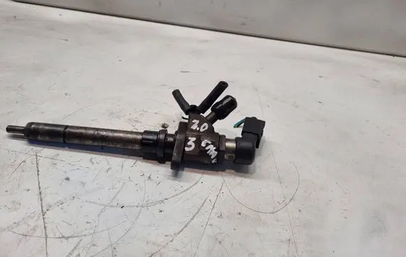 Ford Focus C-MAX Fuel injector 9657144580
