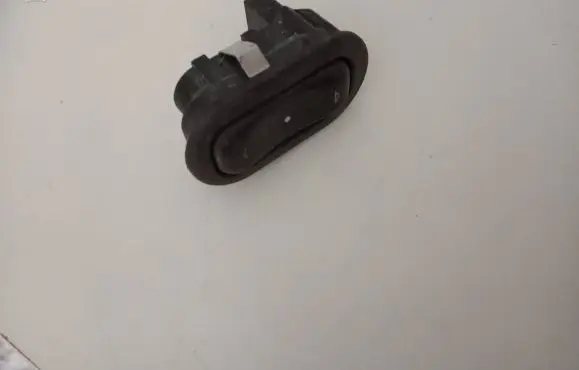 Opel Zafira A Electric window control switch 13353100