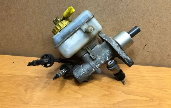 Audi A3 S3 8L Master brake cylinder 1J1611301B