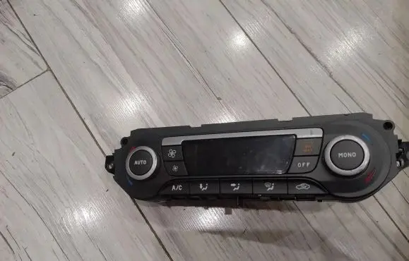 Ford C-MAX I Climate control unit 7M5T18C612AD
