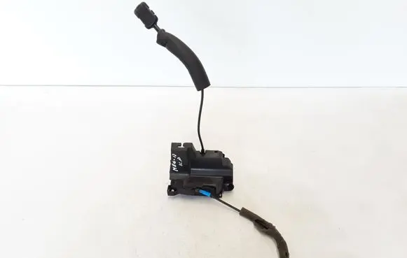 Renault Megane III Front door lock