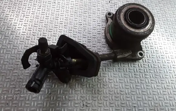 Clutch slave cylinder
