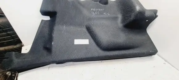 Trunk/boot lower side trim panel