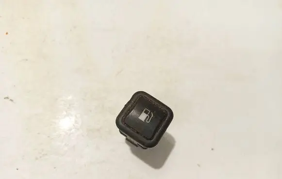 Volkswagen Bora Fuel tank opening switch 3b0959833a
