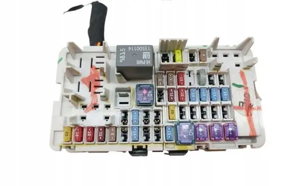 Opel Insignia B Fuse box set 33172518