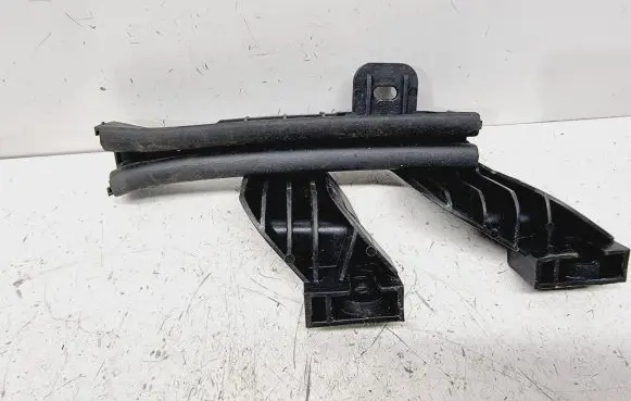 Citroen DS7 Crossback Front door windshield rail 9811414380