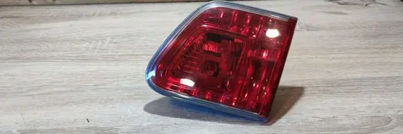 Toyota Avensis T270 Tailgate rear/tail lights 08052