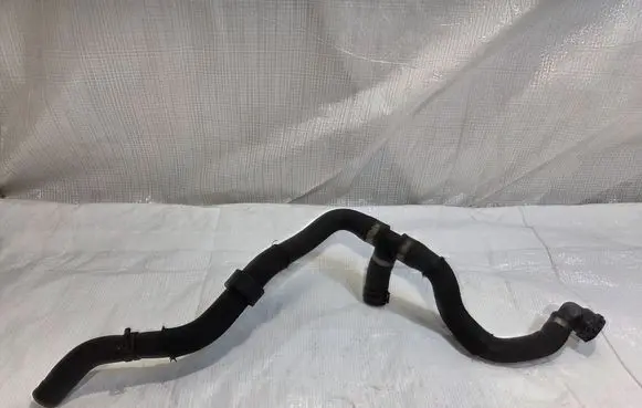 Mercedes-Benz E W212 Engine coolant pipe/hose A2128305496