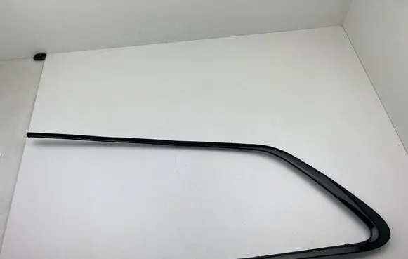 Volvo V90 Cross Country Rear side glass trim 32219274