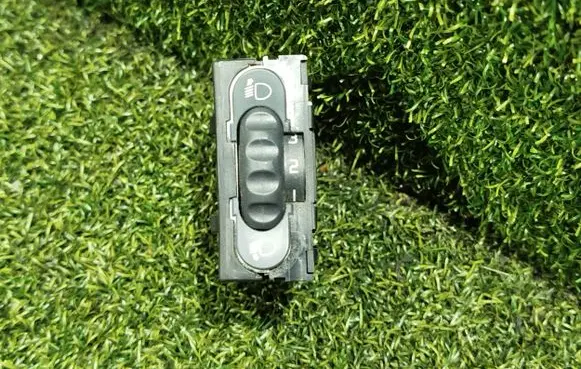 Renault Trafic III (X82) Headlight level height control switch 8200379685 7700841235