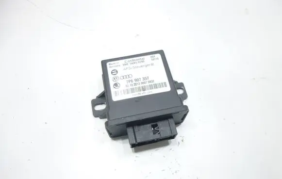 Volkswagen Touareg II Light module LCM 7P6907357 5WK50280 0210201300070832