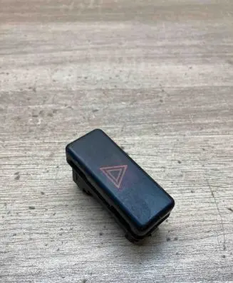 BMW 5 E39 Hazard light switch 8350947