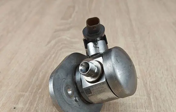 BMW X5 G05 Fuel injection high pressure pump 7934496