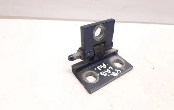 Volvo V70 Front door upper hinge