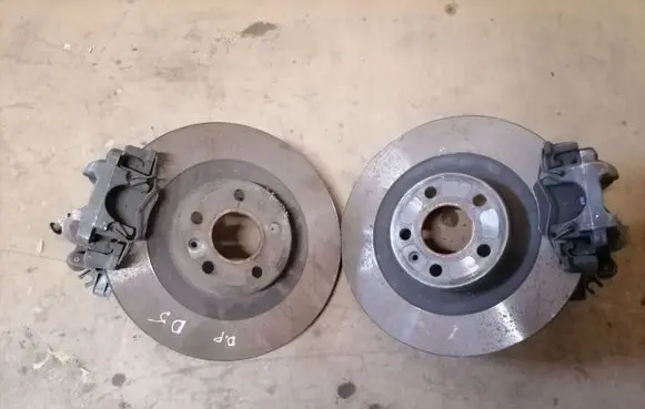 Volvo XC90 Rear brake caliper 31687554 31687555