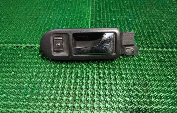 Volkswagen Golf IV Front door interior handle 3B1837114