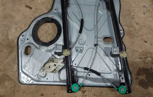 Volkswagen Transporter - Caravelle T5 Front door electric window regulator 