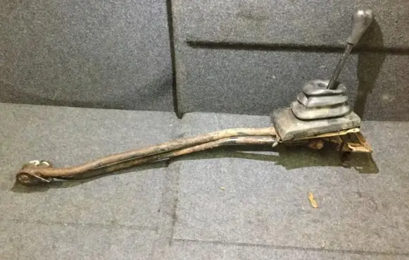 Nissan Pulsar Gear shift rod 