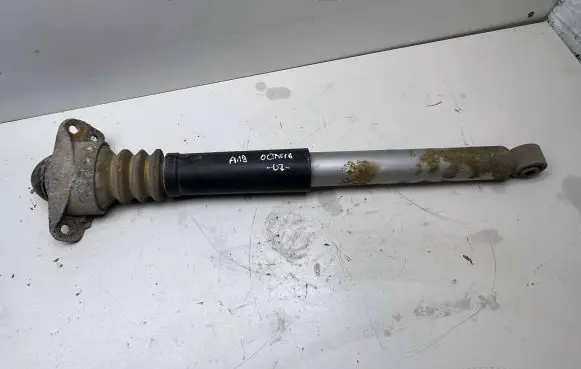 Skoda Octavia Mk2 (1Z) Rear shock absorber/damper