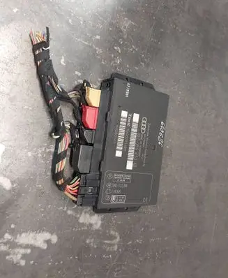Audi A4 S4 B6 8E 8H Comfort/convenience module 8E0959433AD