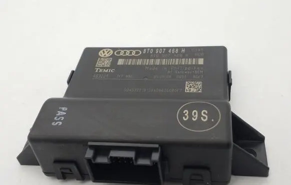 Audi A4 S4 B8 8K Gateway control module 8T0907468H