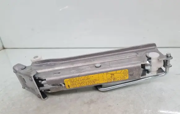 Audi A6 S6 C6 4F Lift Jack 4F0011031