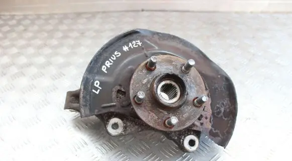 Toyota Prius (XW30) Front wheel hub