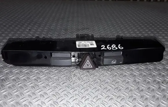 Opel Zafira B Hazard light switch 13100105