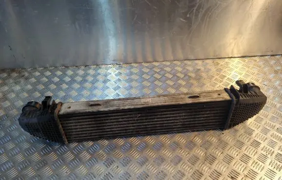 Mercedes-Benz C W204 Intercooler radiator A2045000300 3130309