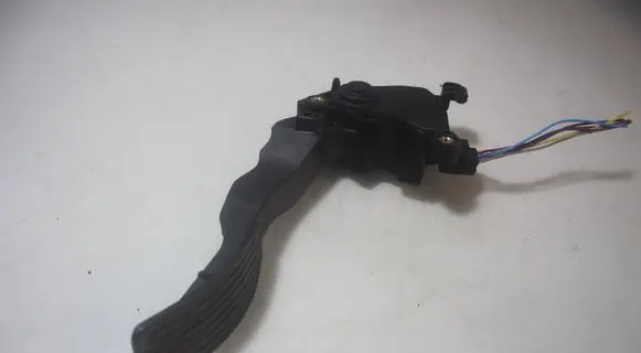 Nissan Micra Accelerator throttle pedal