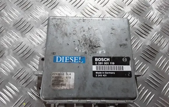 BMW 5 E34 Engine control unit/module 0281001119 2243421