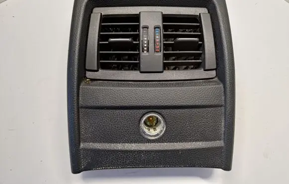 BMW 4 F32 F33 Rear air vent grill 9265350 64229265350 9218909